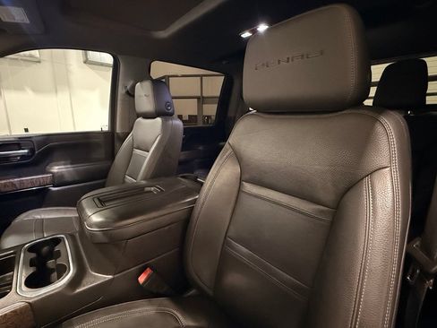 Used 2021 GMC Sierra 2500 Denali w/ Denali Black Diamond Edition AWD/4WD image 21