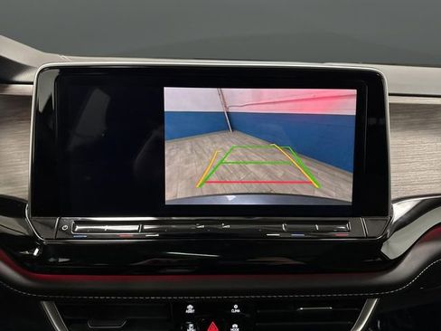 Used 2024 Volkswagen Atlas SEL image 11