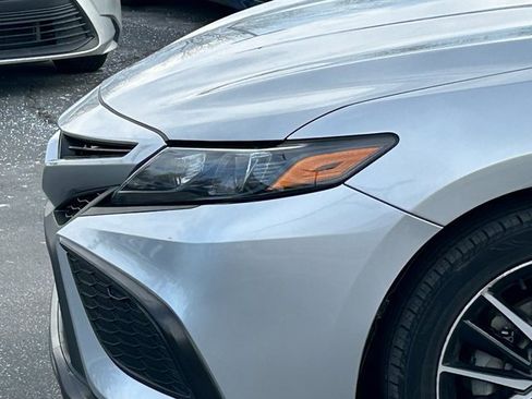 Used 2021 Toyota Camry SE image 11