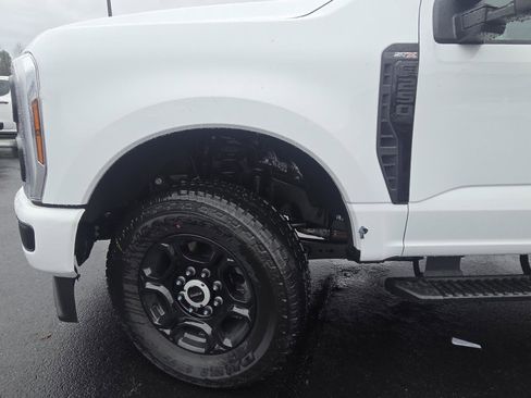 New 2025 Ford Ranger XLT w/ FX4 Off-Road Package image 39