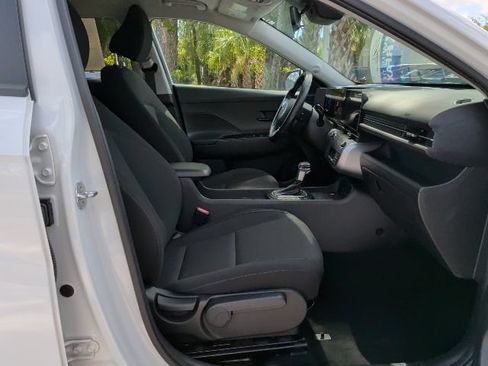 Certified 2024 Hyundai Kona SEL AWD/4WD image 14