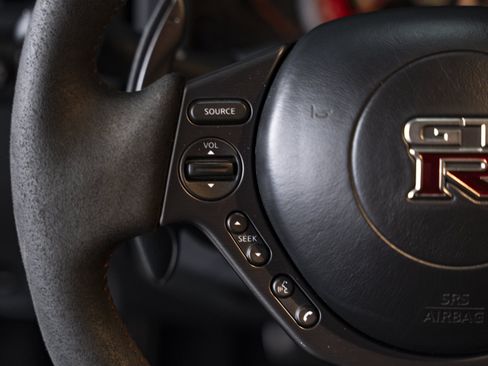 Used 2016 Nissan GT-R NISMO AWD/4WD image 37