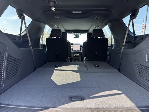 New 2026 GMC Yukon XL Elevation w/ Elevation Premium Package AWD/4WD image 37