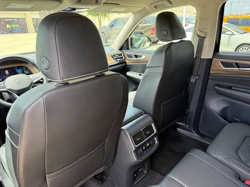 Used 2025 Volkswagen Atlas SE FWD image 27