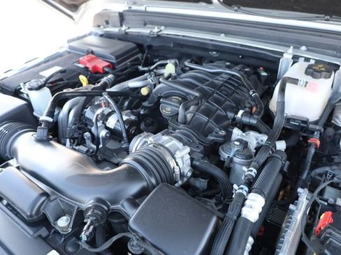 Used 2023 Jeep Wrangler Unlimited Rubicon w/ Cold Weather Group image 9