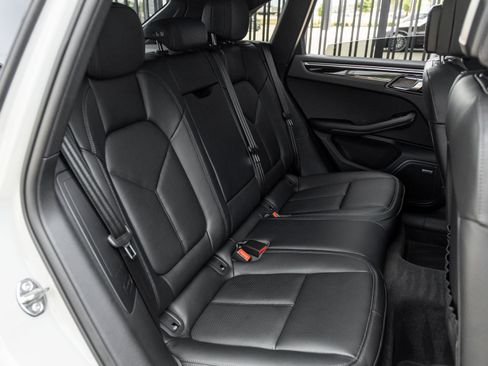 Certified 2026 Porsche Macan AWD/4WD image 40
