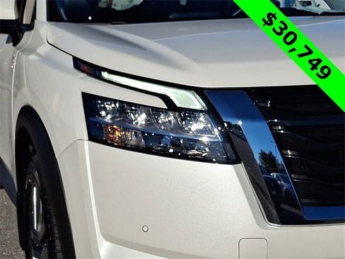 Used 2023 Nissan Pathfinder SL w/ SL Premium Package image 9