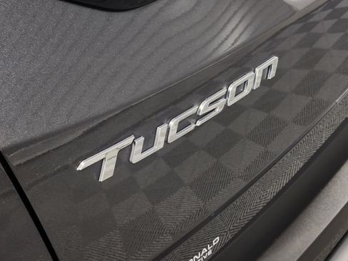 Certified 2024 Hyundai Tucson Limited AWD/4WD image 10