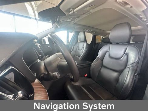Used 2023 Volvo XC60 B5 Ultimate w/ Climate Package image 15