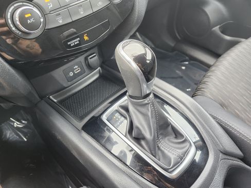 Used 2018 Nissan Rogue S FWD image 28