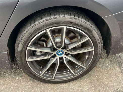 Used 2022 BMW 330e xDrive w/ Driving Assistance Package AWD/4WD image 11