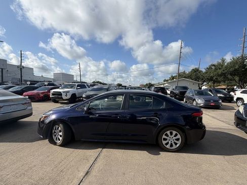Used 2023 Toyota Corolla LE FWD image 8