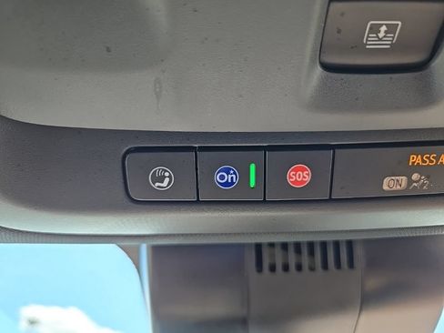 Used 2025 Chevrolet Suburban High Country AWD/4WD image 43