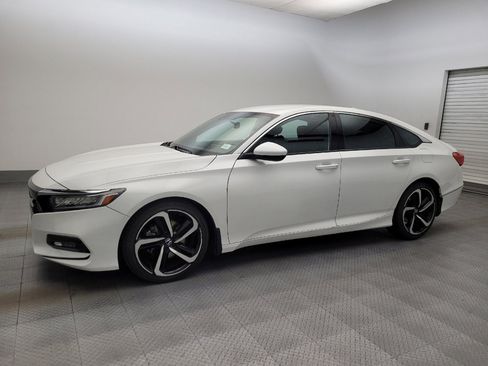 Used 2019 Honda Accord Sport image 2
