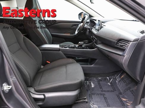 Used 2024 Nissan Rogue S AWD/4WD image 25