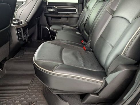 Used 2025 RAM 2500 Laramie AWD/4WD image 28