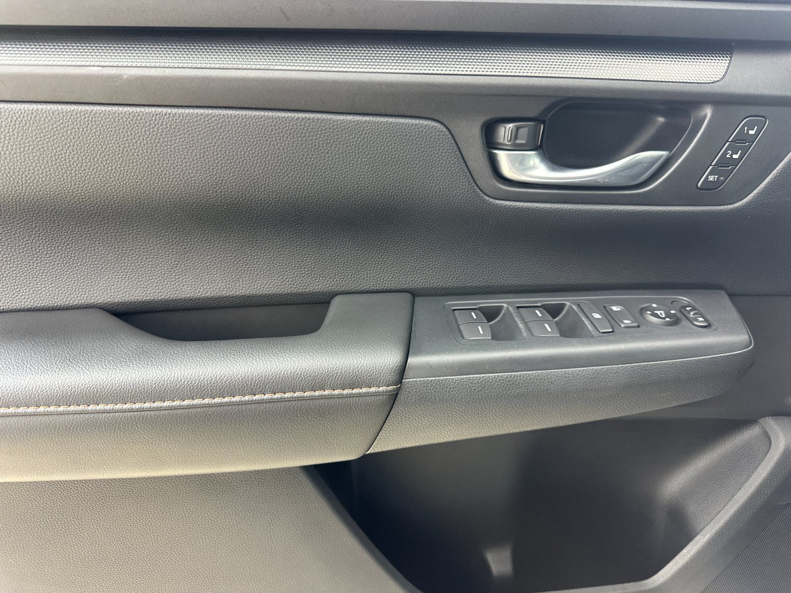 Used 2025 Honda CR-V Sport-L image 11