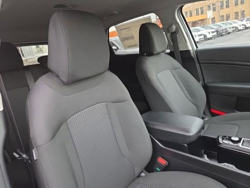Used 2025 Kia Sportage LX AWD/4WD image 16