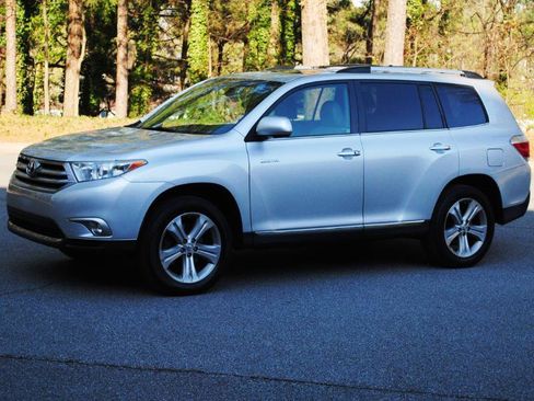 Used 2013 Toyota Highlander Limited image 9