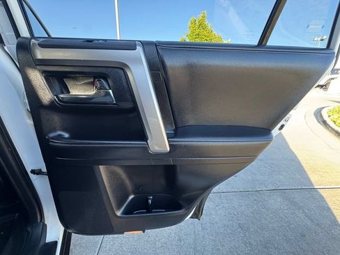 Used 2019 Toyota 4Runner SR5 AWD/4WD image 29