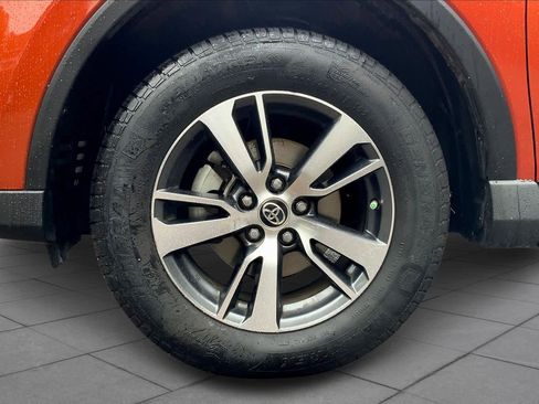 Used 2016 Toyota RAV4 XLE image 10