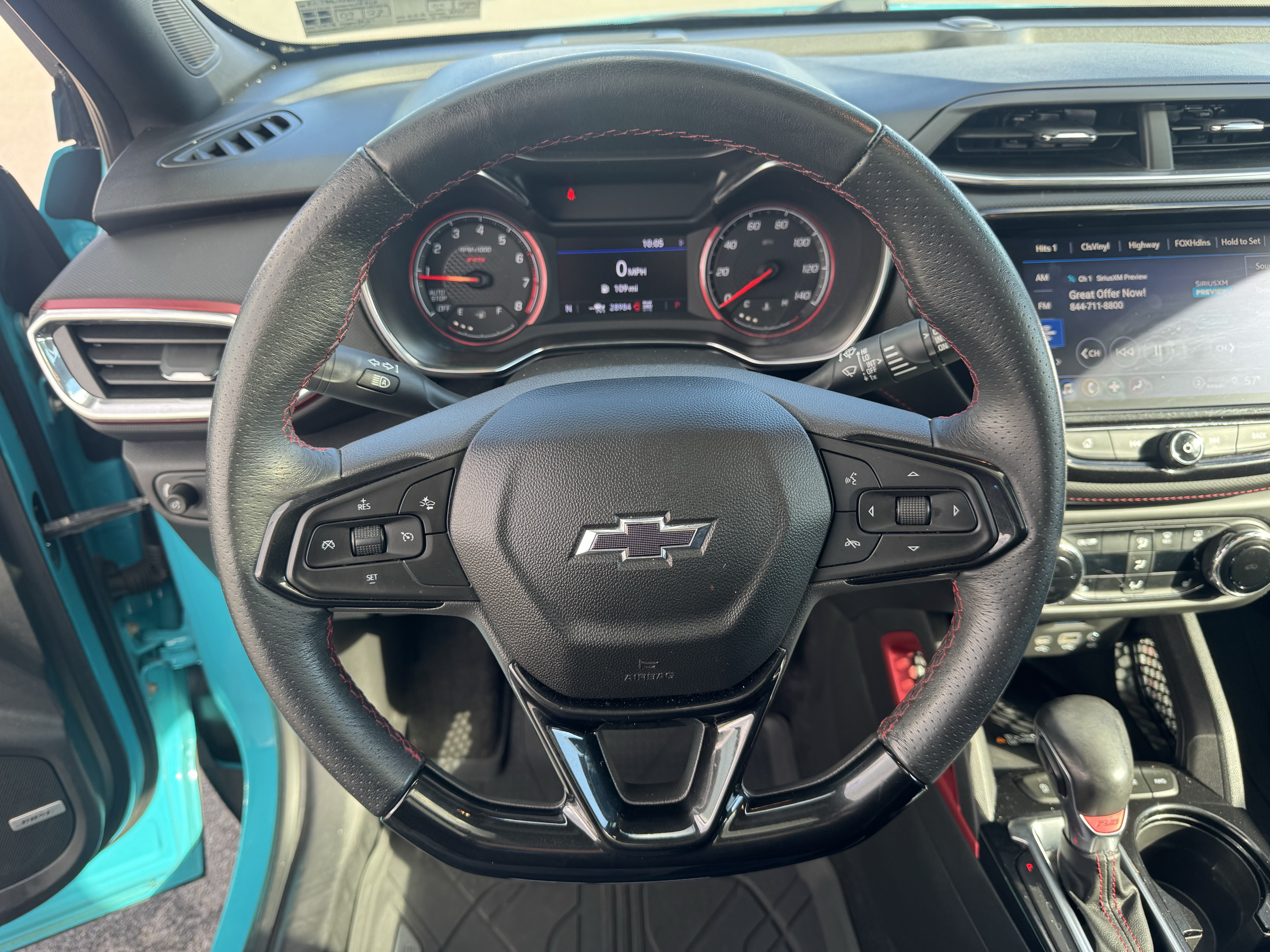 Used 2021 Chevrolet TrailBlazer RS w/ Sun and Liftgate Package AWD/4WD image 17