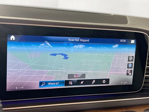 Used 2021 Mercedes-Benz GLS 450 4MATIC image 13