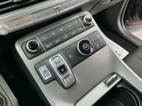 Used 2020 Hyundai Palisade SE FWD image 19