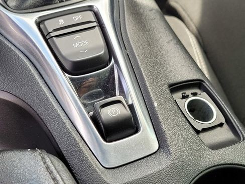 Used 2020 Chevrolet Camaro LT RWD image 21