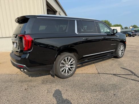 Used 2022 GMC Yukon XL Denali AWD/4WD image 4