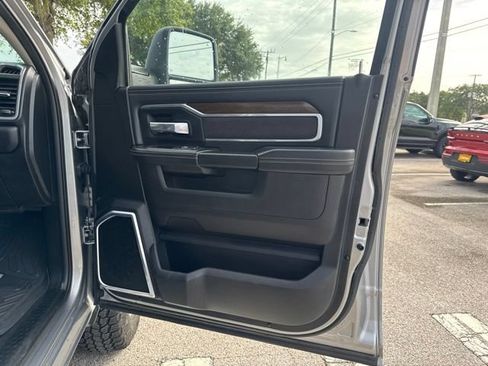 Used 2024 RAM 2500 Laramie AWD/4WD image 13