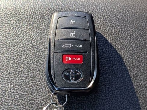 Used 2025 Toyota 4Runner TRD Off-Road Premium image 37