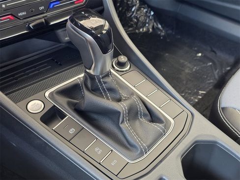 New 2025 Volkswagen Jetta SE image 15