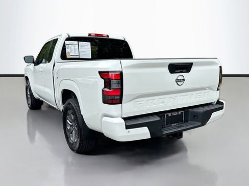 Used 2025 Nissan Frontier SV w/ Tow Package RWD image 5