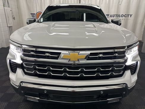 Used 2023 Chevrolet Silverado 1500 LTZ AWD/4WD image 3