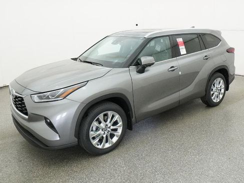 New 2026 Toyota Highlander Limited image 32