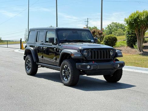Used 2025 Jeep Wrangler Unlimited Rubicon AWD/4WD image 7