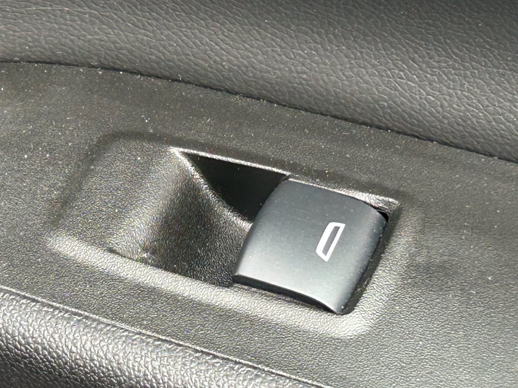 Used 2024 Chevrolet Equinox LT AWD/4WD image 34