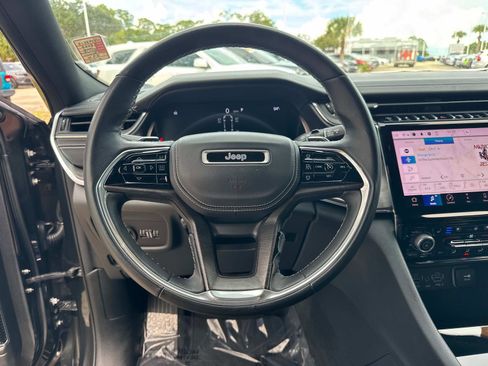 Certified 2022 Jeep Grand Cherokee L Overland image 29