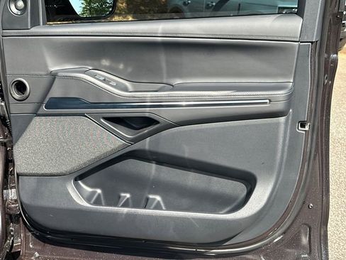 New 2026 Lincoln Navigator Reserve AWD/4WD image 16