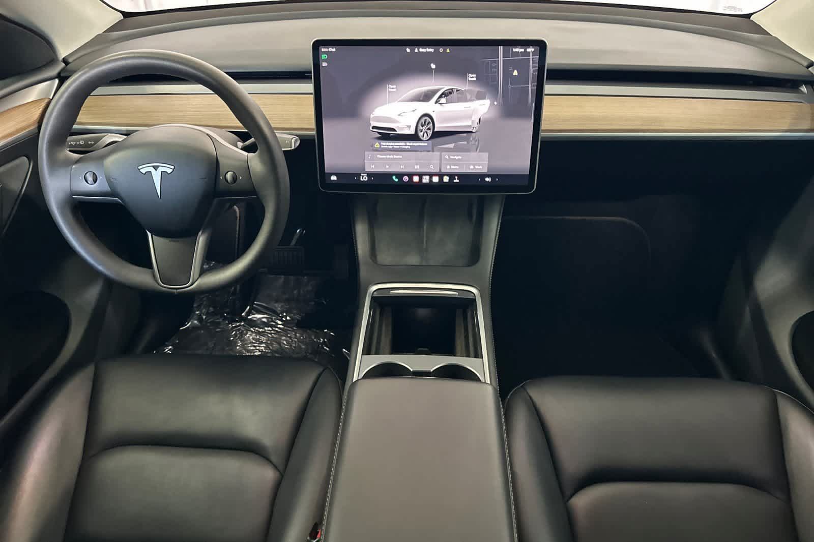 Used 2024 Tesla Model Y Long Range AWD/4WD image 4