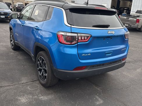 Used 2025 Jeep Compass Limited image 4