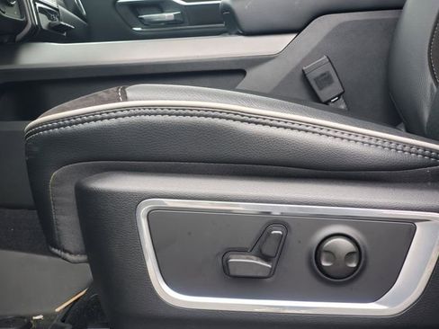 New 2026 RAM 1500 Laramie w/ Night Edition image 11