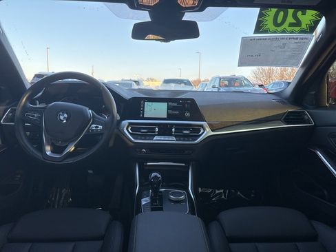Used 2020 BMW 330i xDrive Sedan w/ Premium Package image 15