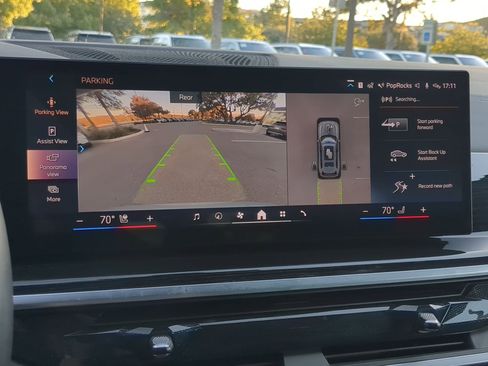 Used 2025 BMW X7 xDrive40i w/ M Sport Package image 16