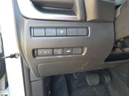 Used 2023 Nissan Rogue SV w/ SV Premium B Package image 15