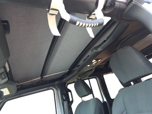 Used 2021 Jeep Wrangler Unlimited Sport AWD/4WD image 28