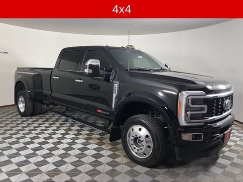 Used 2023 Ford F450 Platinum w/ FX4 Off-Road Package AWD/4WD image 16