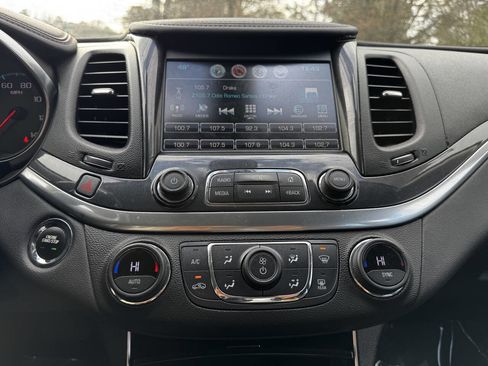 Used 2018 Chevrolet Impala LT image 18