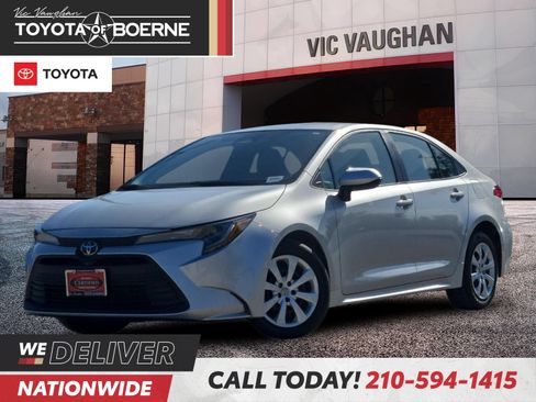 Certified 2025 Toyota Corolla LE FWD image 1